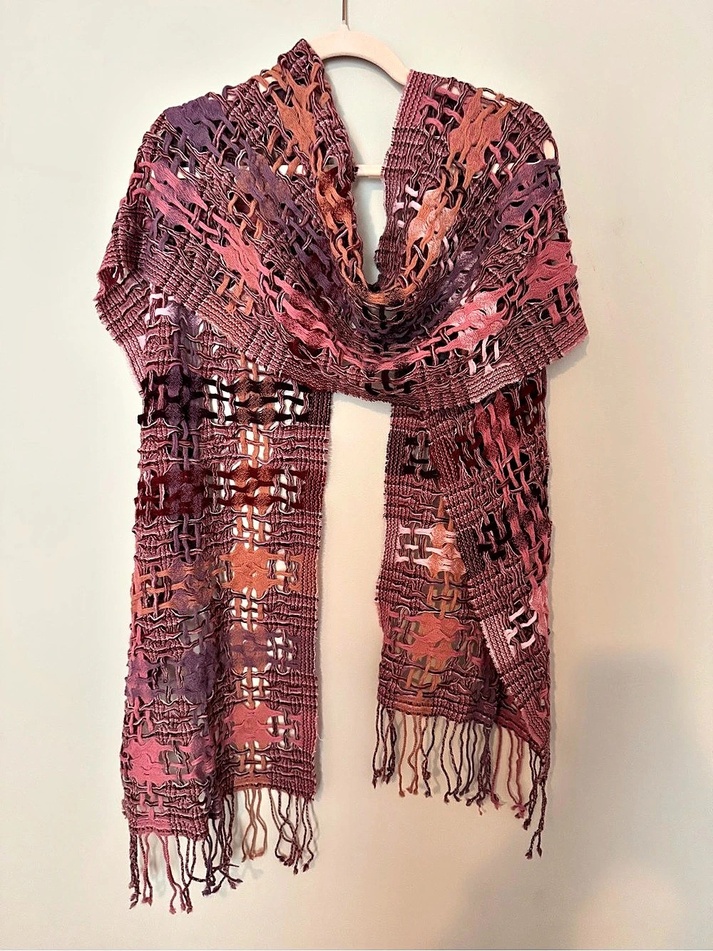 SUANTRAI Abstract Open Knit Wool Scarf in Pink Rose & Purple Like New